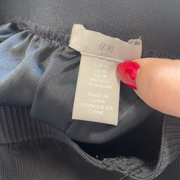 H&M Flowy Skirt - Picture 4 of 4